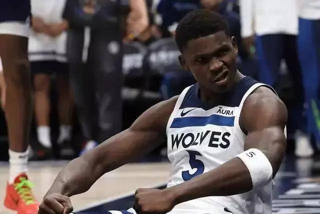 官宣：韩德君与辽宁队续约 签订两年老将合同