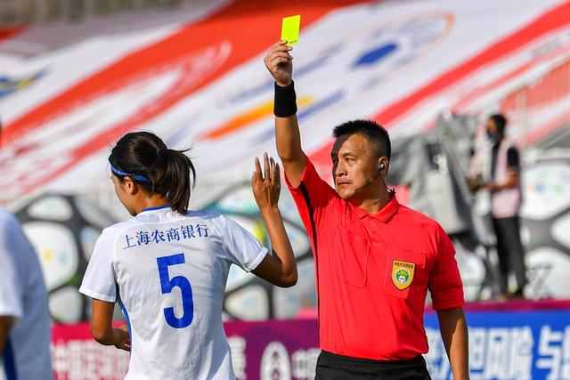 西卡37+11利拉德34分 步行者大胜雄鹿追至1-1